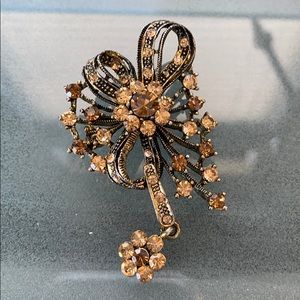 Vintage Look Brooche